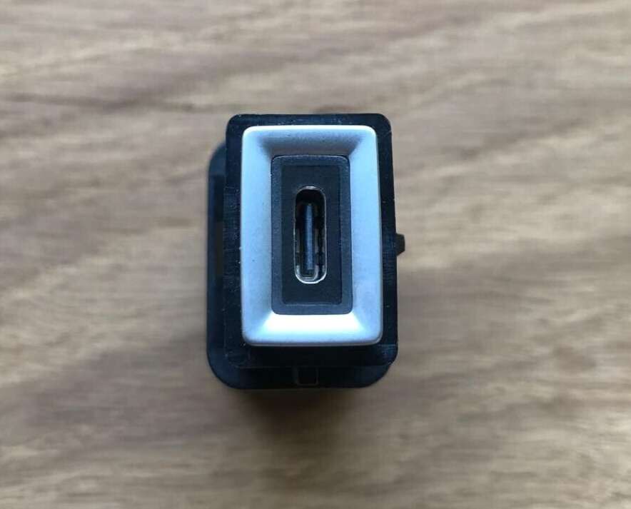 6399971