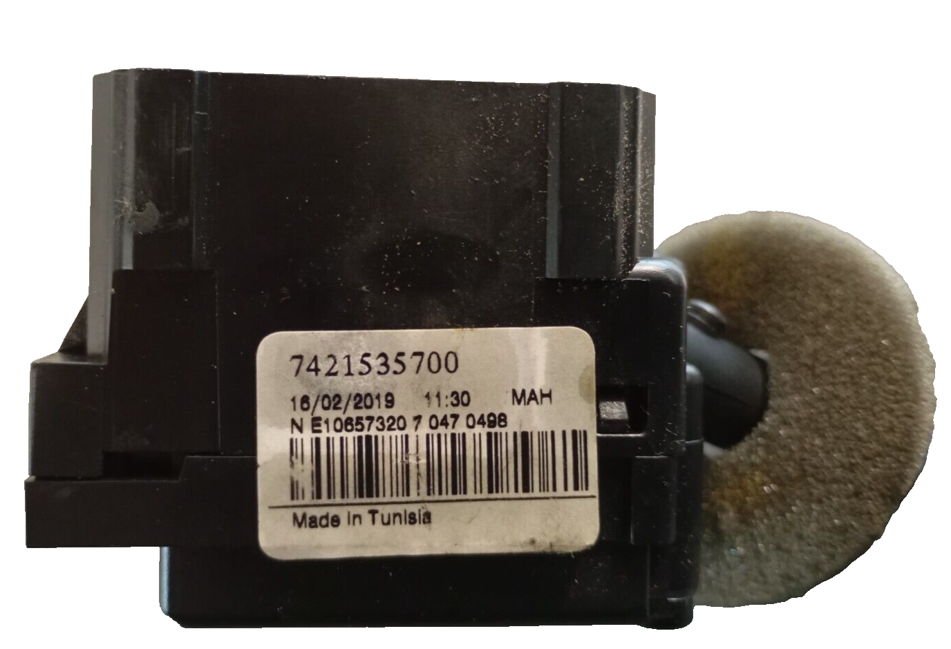 8922163